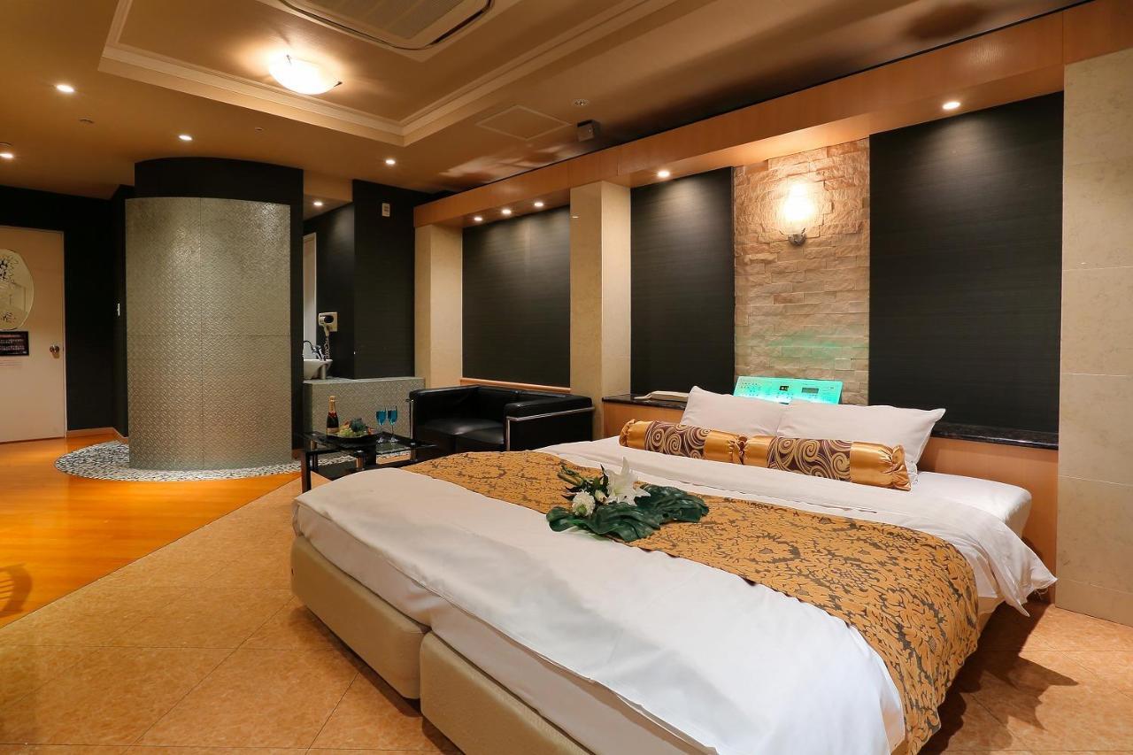 Axis -アクシス- (adults Only) รักโรงแรม โอซาก้า