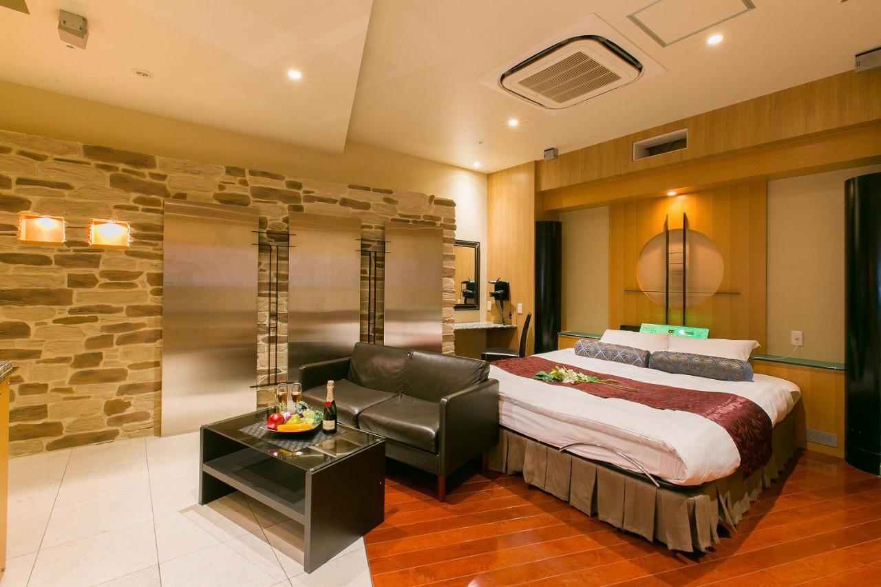 Axis -アクシス- (adults Only) รักโรงแรม โอซาก้า